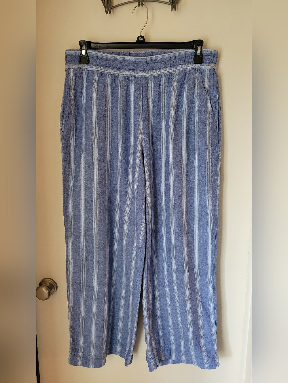 Old Navy, Blue and White Vertical Stripe Wide-Leg Pants. Ankle Length.